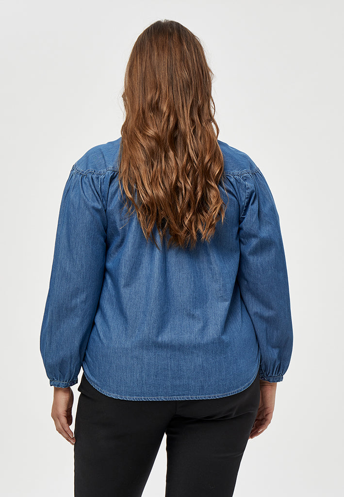 Peppercorn Cia bluse Curve Bluser 9610 Mid Blue Denim
