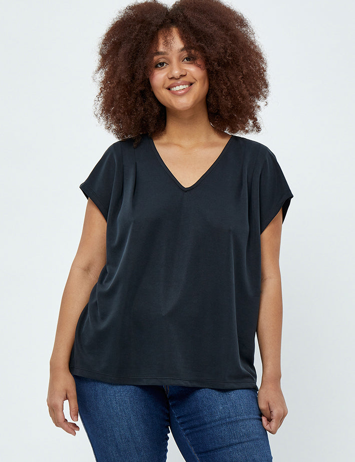 Peppercorn Lana V-hals T-Shirt Curve T-Shirt Sort