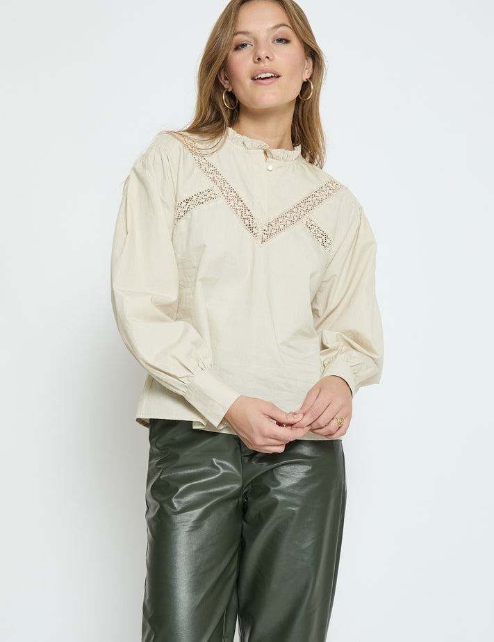 Peppercorn PCPhyllis Round Neck Blouse Bluser 0265 Sandshell