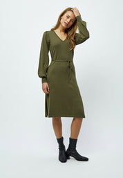 Minus Astrid Strik Midi Kjole Kjoler 3797 Ivy green